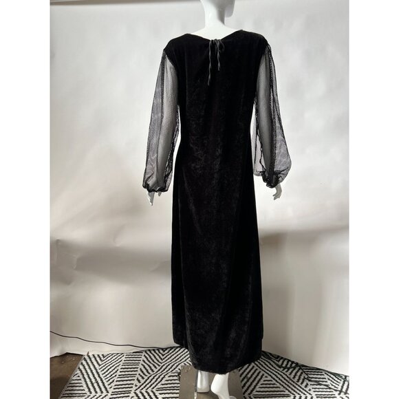 Medieval Renaissance Velvet Gown Costume With Mesh Sleeves & Lace-Up Front - Picture 8 of 16